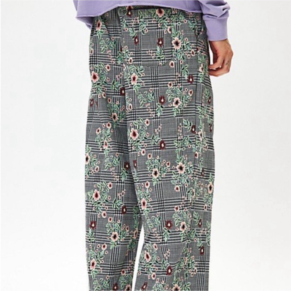 Urban Outfitters Men’s Pants size L - Plaid Floral Design